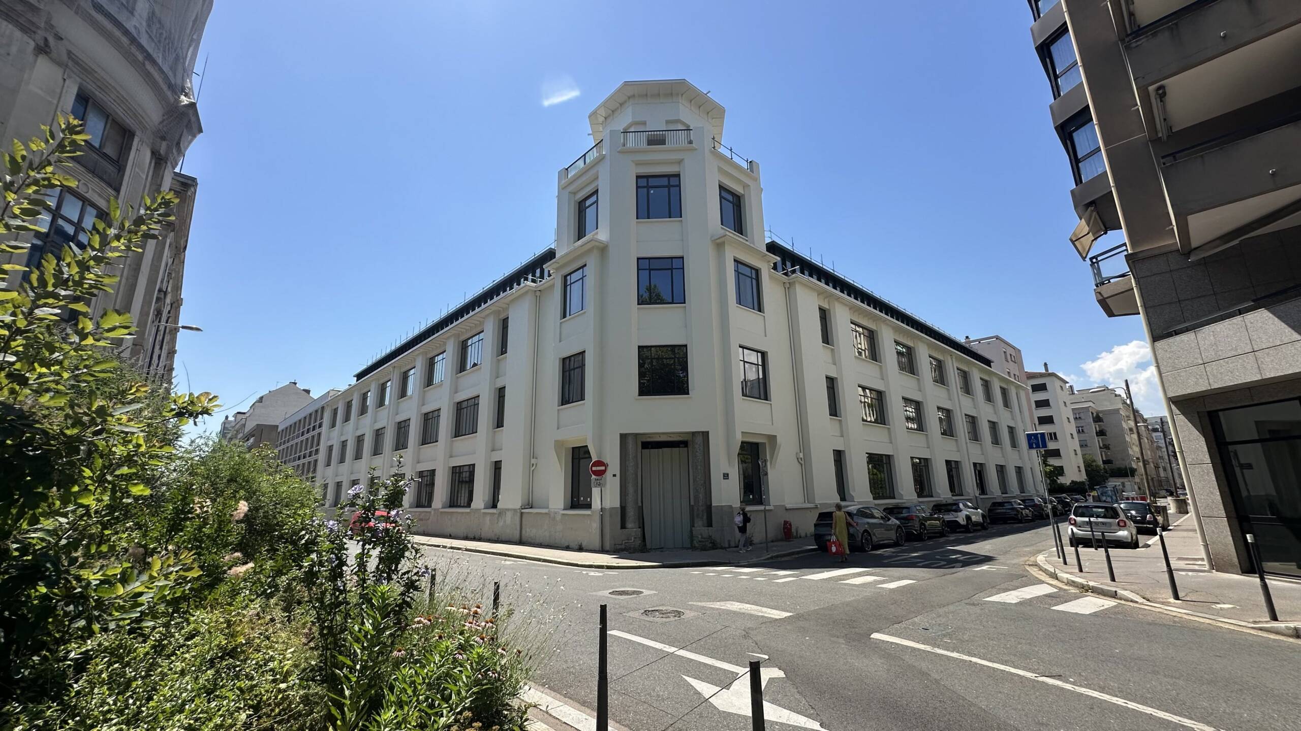 Rénovation et surélévation d'un immeuble de bureau - Tony Garnier