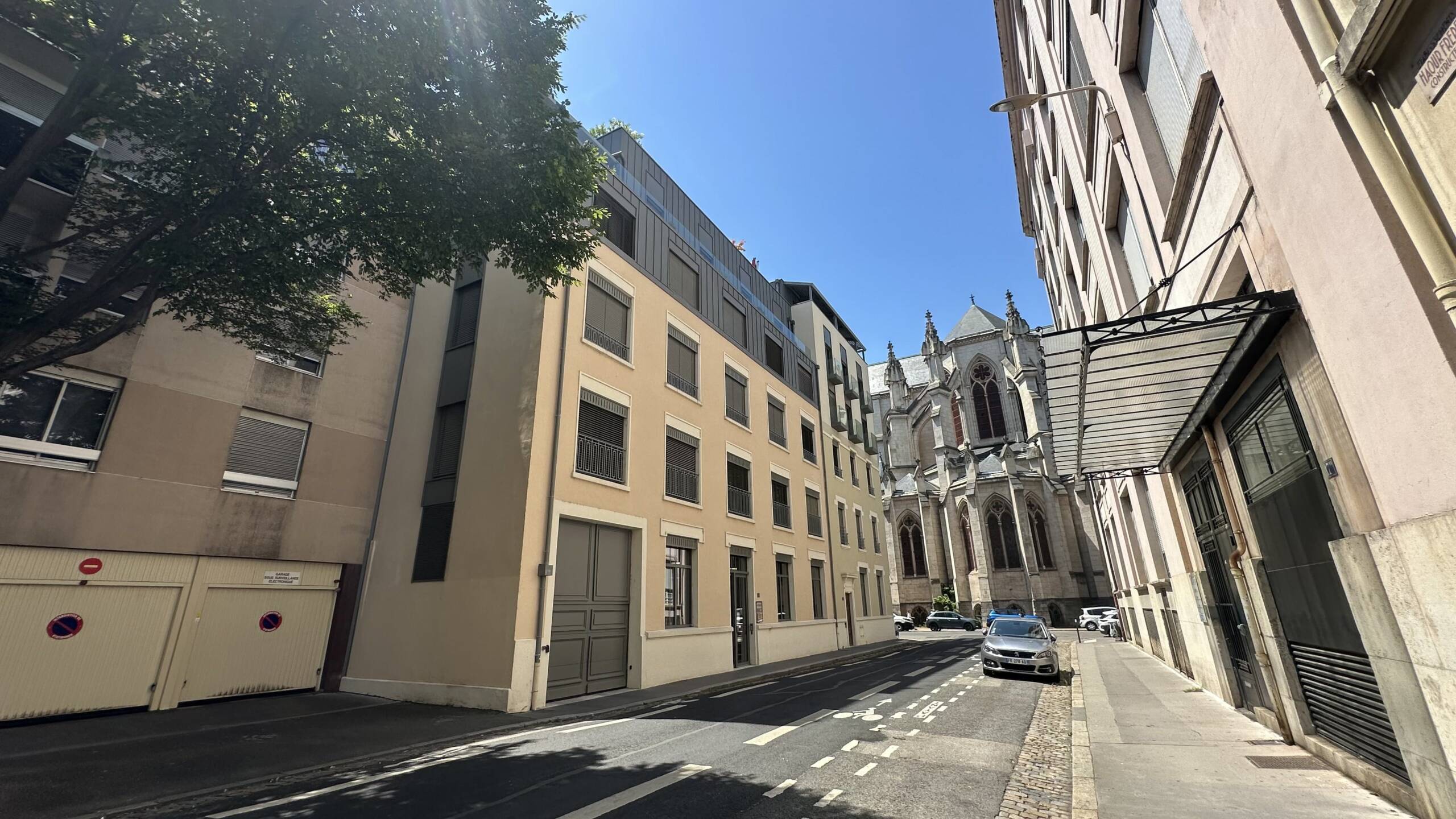 Réhabilitation et surélévation d'un immeuble à Lyon