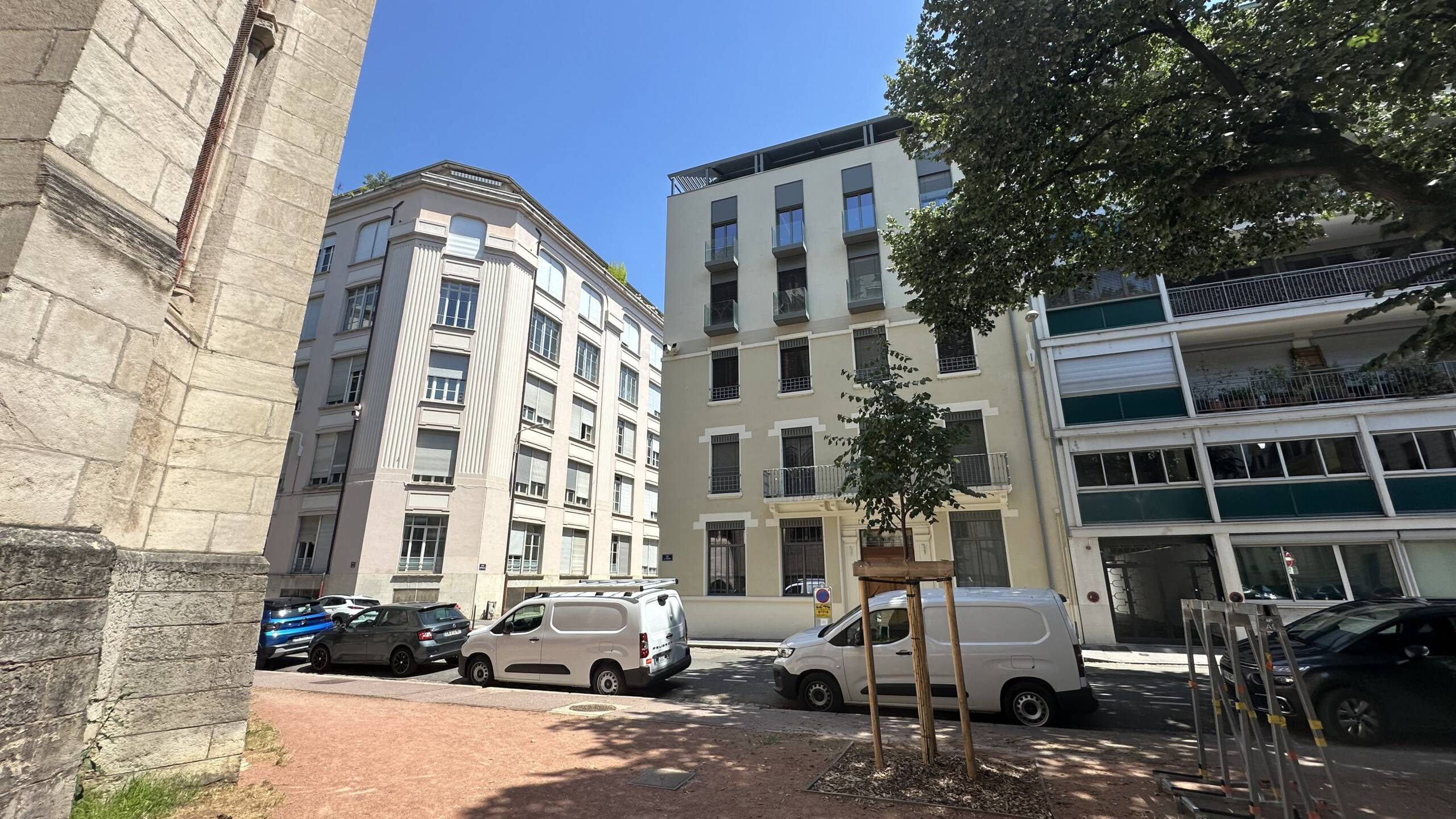 Réhabilitation et surélévation d'un immeuble à Lyon