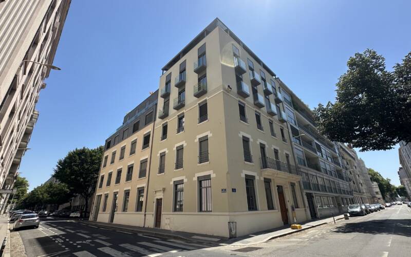 Réhabilitation et surélévation d'un immeuble à Lyon
