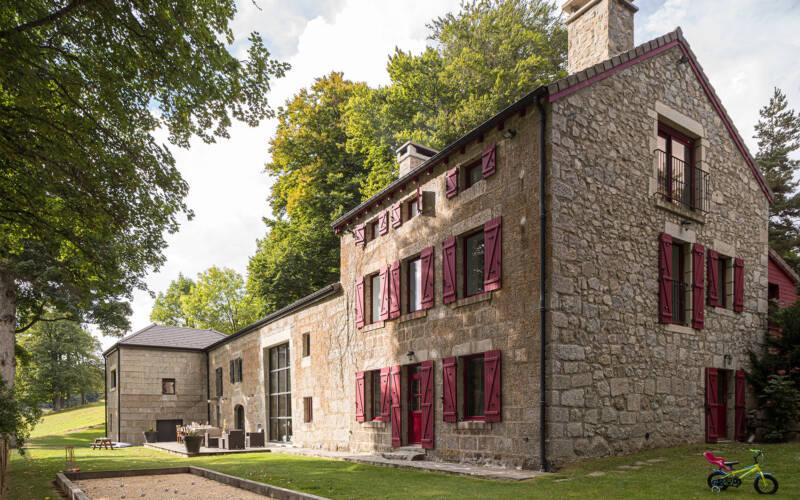 Rénovation complète d’une ancienne ferme en résidence hôtelière en Haute-Loire - Chambon-sur-Lignon
