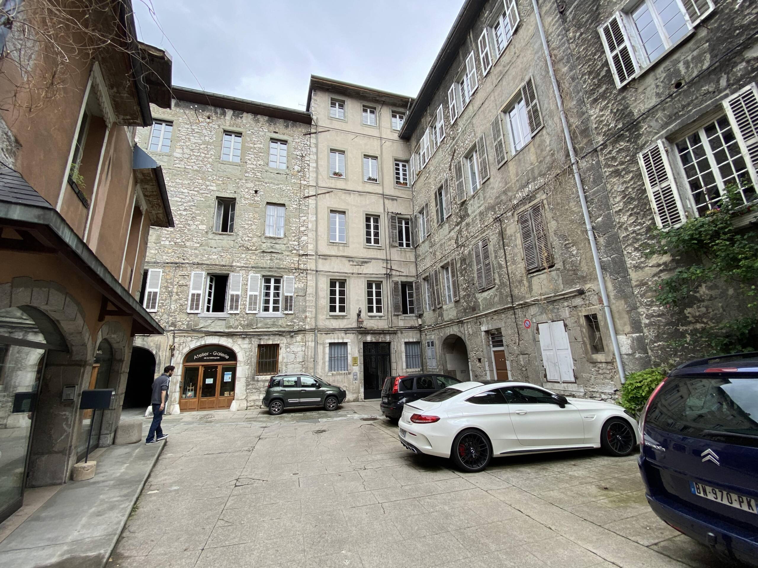 Rénovation et réhabilitation de logements en chambres d’hôtel